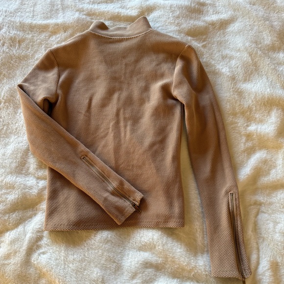 Lune x Barry’s Bootcamp Half Zip Camel w Gold Zipper - Picture 5 of 5